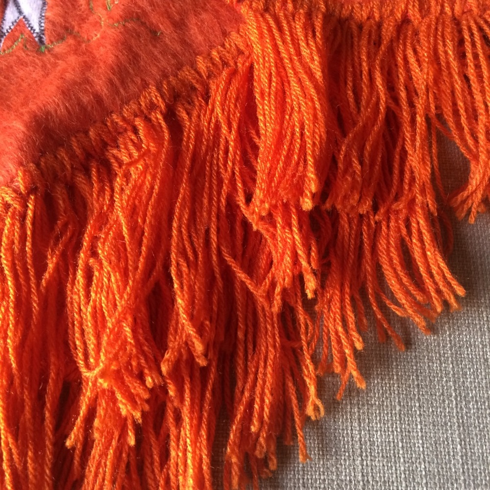 Alpaca Poncho - Picture 3 of 8